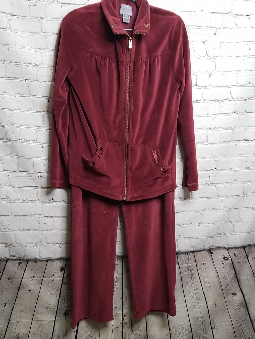 Peck & Peck Crushed Velvet Wine Color Track Suit Size Medium GUC